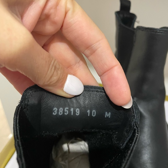 LA CANADIENNE Siena Leather Chelsea Boots - Picture 8 of 9